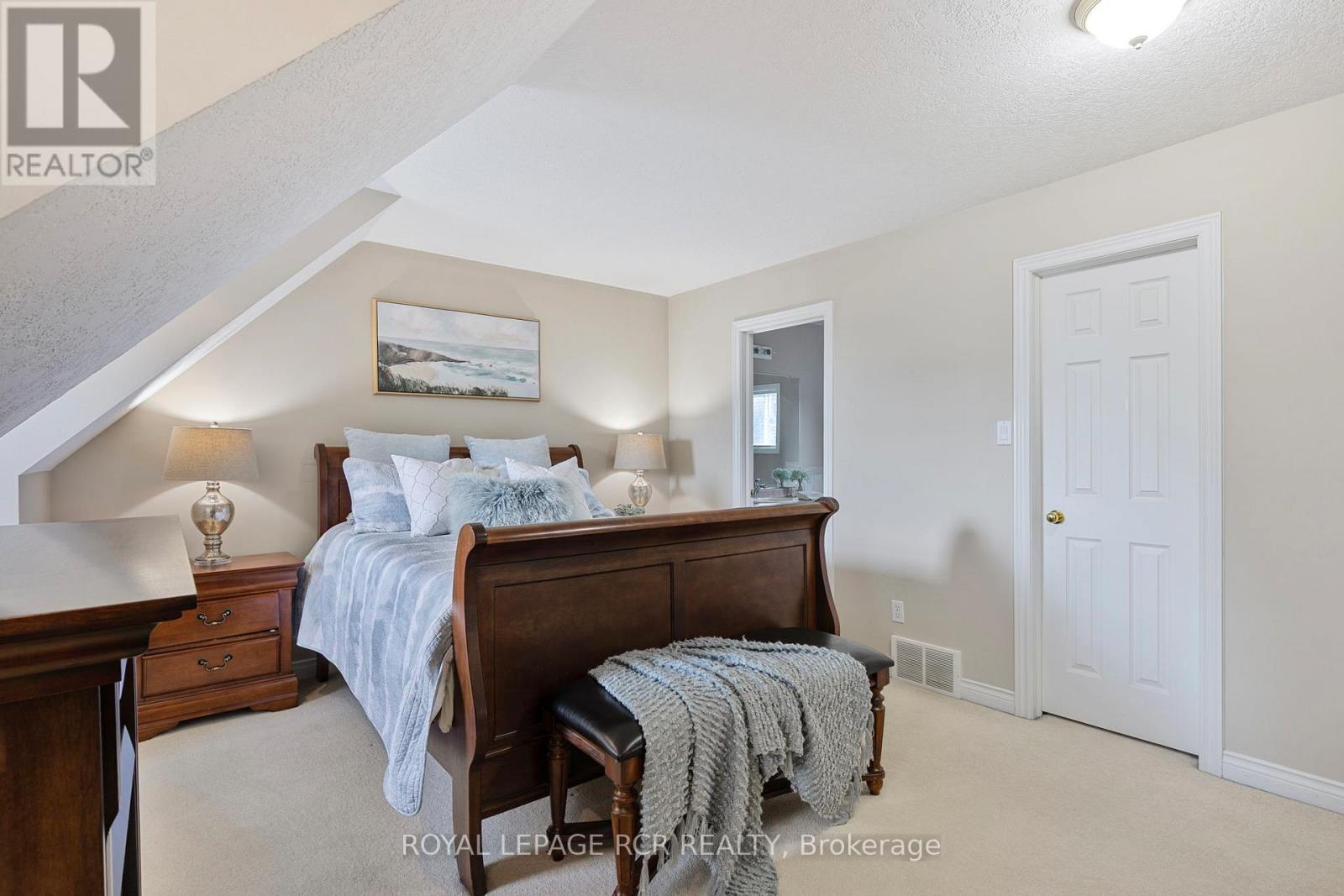 69 Spencer Avenue, Orangeville, Ontario  L9W 5E7 - Photo 11 - W12186926