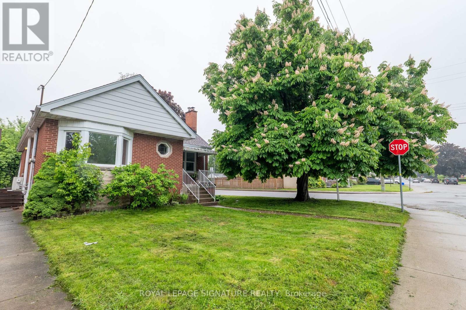 87a Barons Avenue S, Hamilton (Bartonville), Ontario  L8K 2Y4 - Photo 26 - X12187048