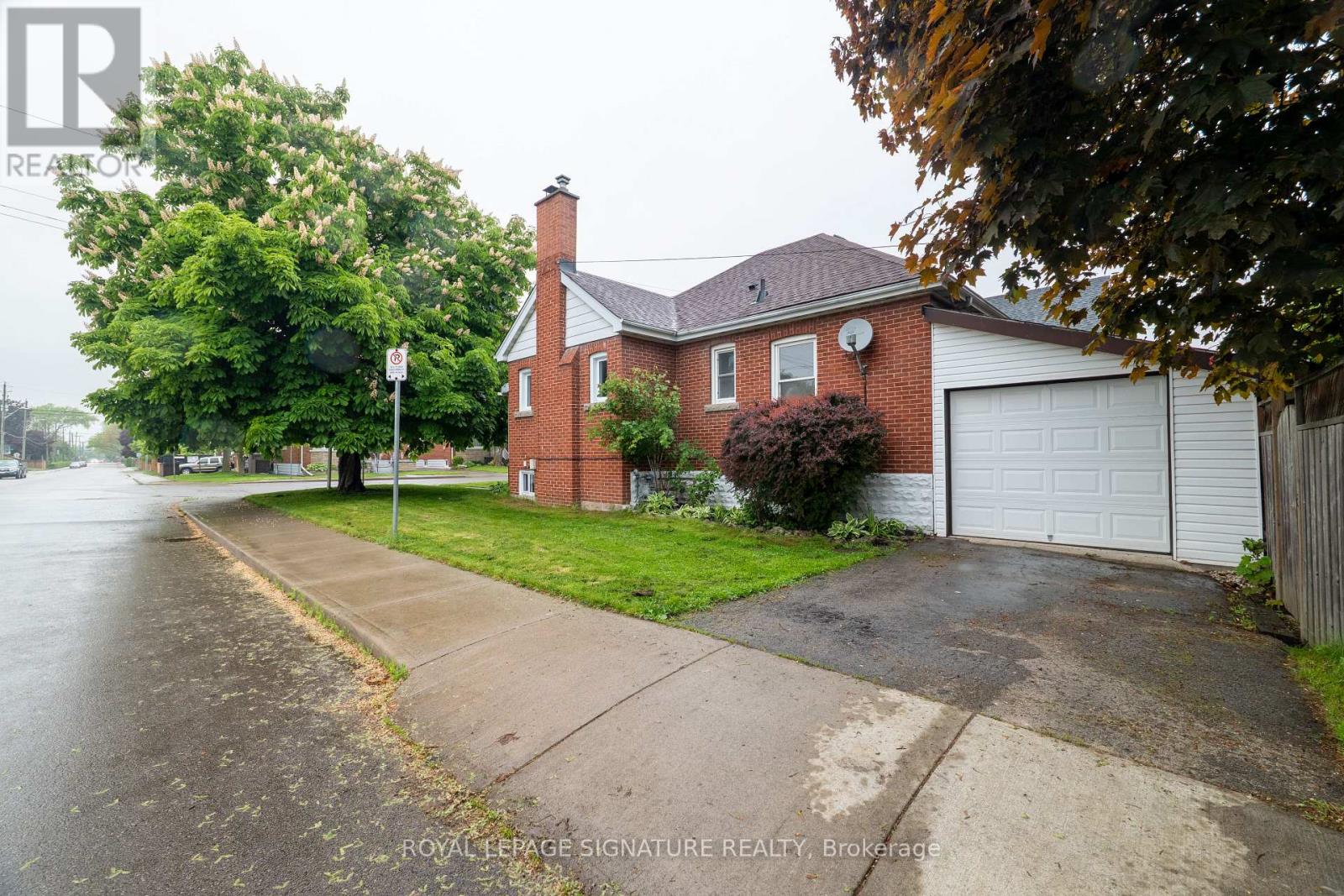 87a Barons Avenue S, Hamilton (Bartonville), Ontario  L8K 2Y4 - Photo 33 - X12187048