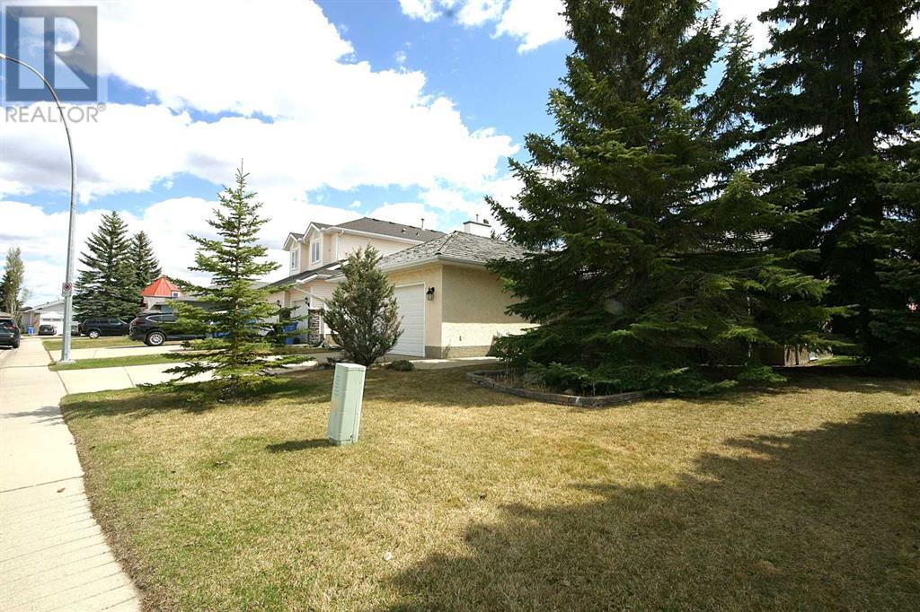11 Hawkmount Heights Nw, Calgary, Alberta  T3G 3S4 - Photo 2 - A2215959