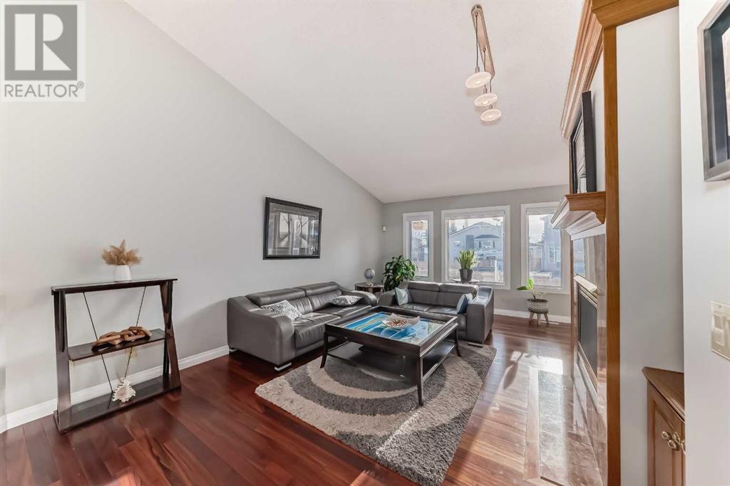 11 Hawkmount Heights Nw, Calgary, Alberta  T3G 3S4 - Photo 8 - A2215959