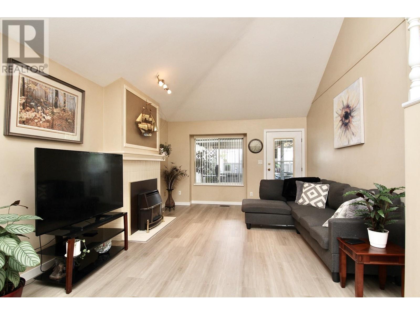 11465 207a Street, Maple Ridge, British Columbia  V2X 0C7 - Photo 5 - R2996489