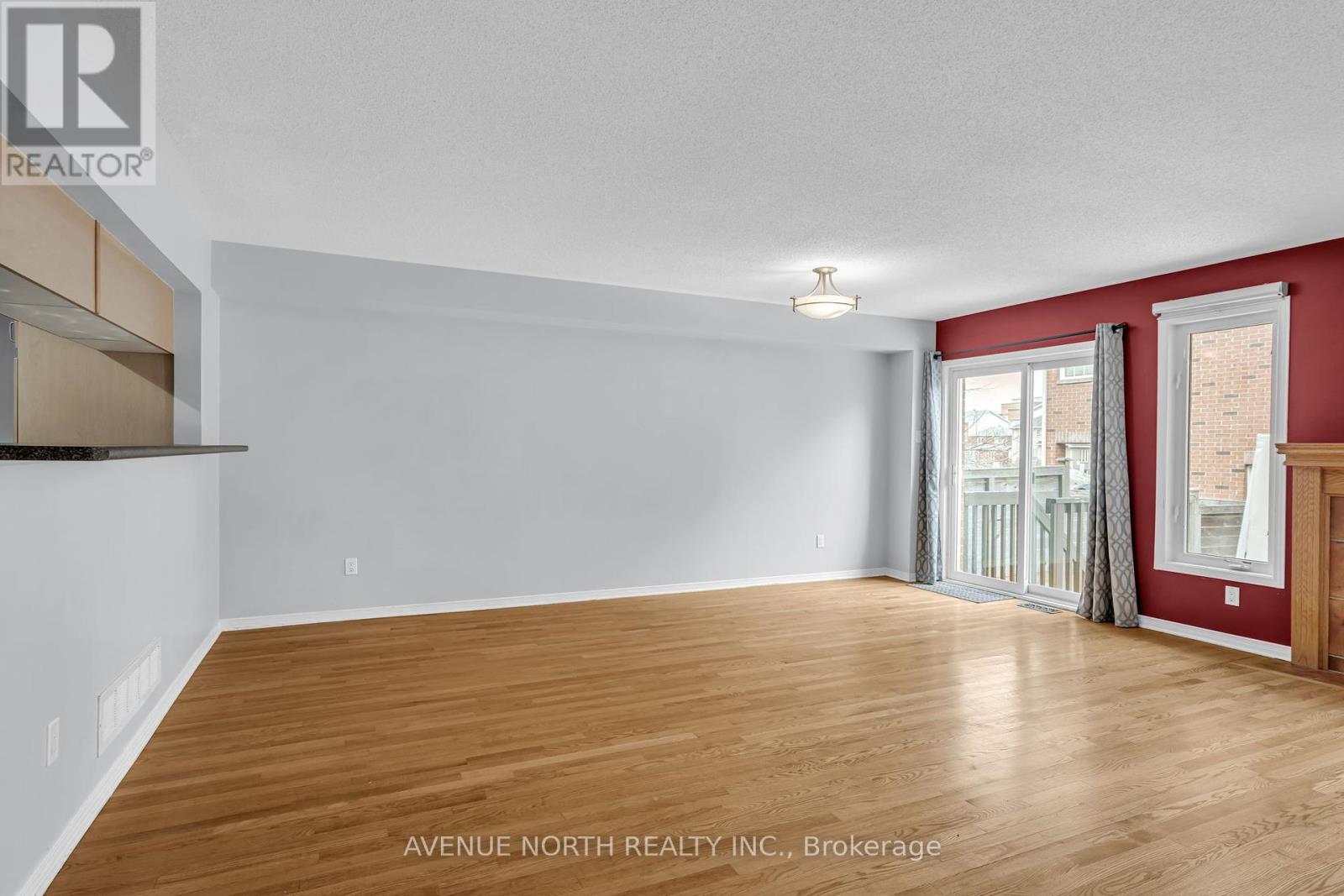 352 Freedom Private, Ottawa, Ontario  K1G 6W4 - Photo 12 - X12187079