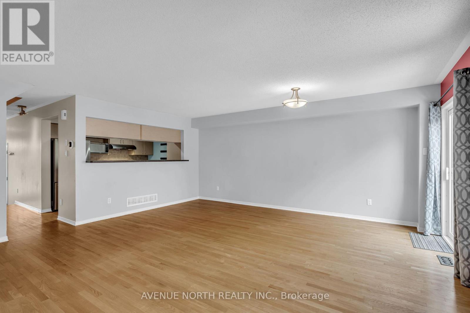 352 Freedom Private, Ottawa, Ontario  K1G 6W4 - Photo 13 - X12187079