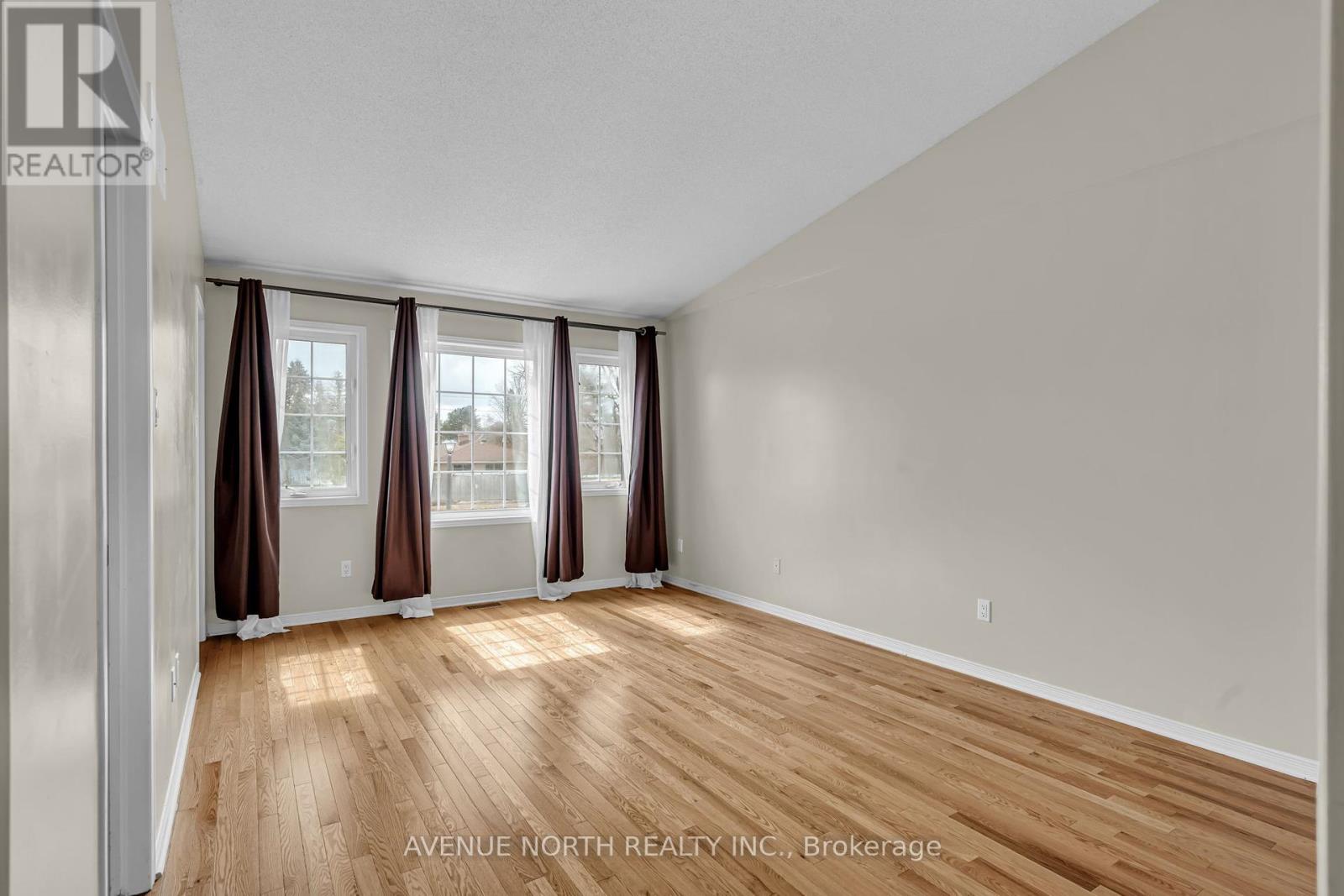 352 Freedom Private, Ottawa, Ontario  K1G 6W4 - Photo 17 - X12187079