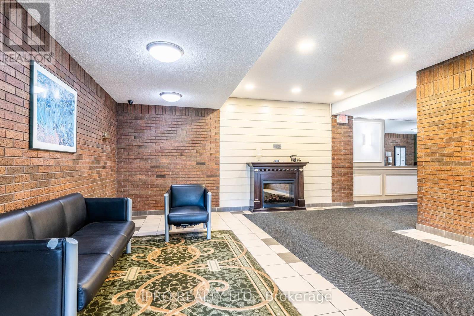301 - 30 Sunrise Avenue, Toronto (Victoria Village), Ontario  M4A 2R3 - Photo 2 - C12187069