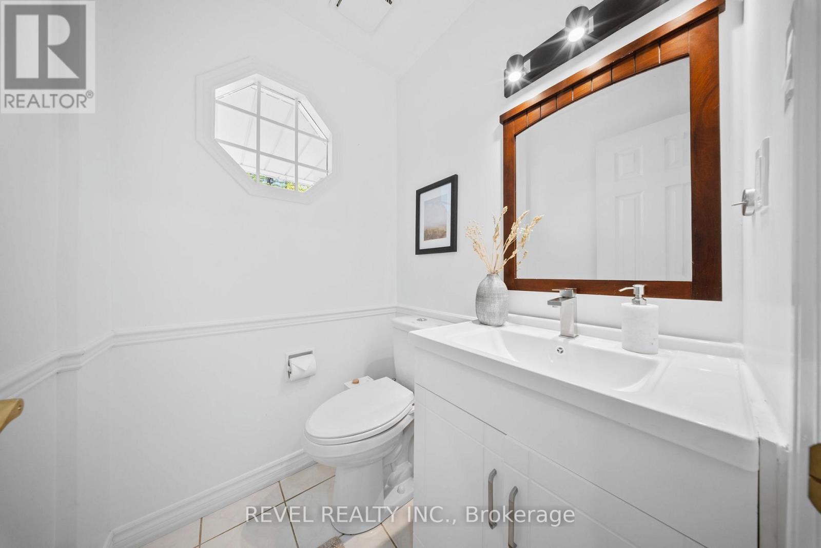 209 Sagebrush Street, Oshawa, Ontario  L1J 7W4 - Photo 4 - E12187082