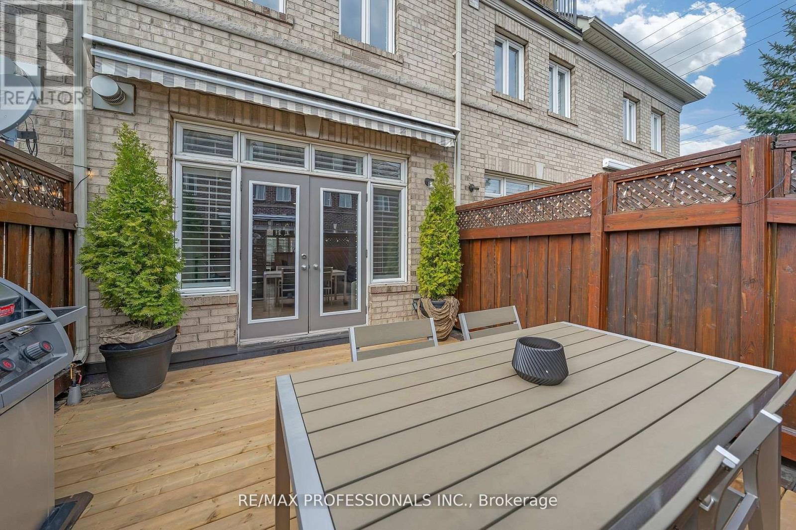 59 Furrow Lane, Toronto, Ontario  M8Z 0A1 - Photo 28 - W12182507