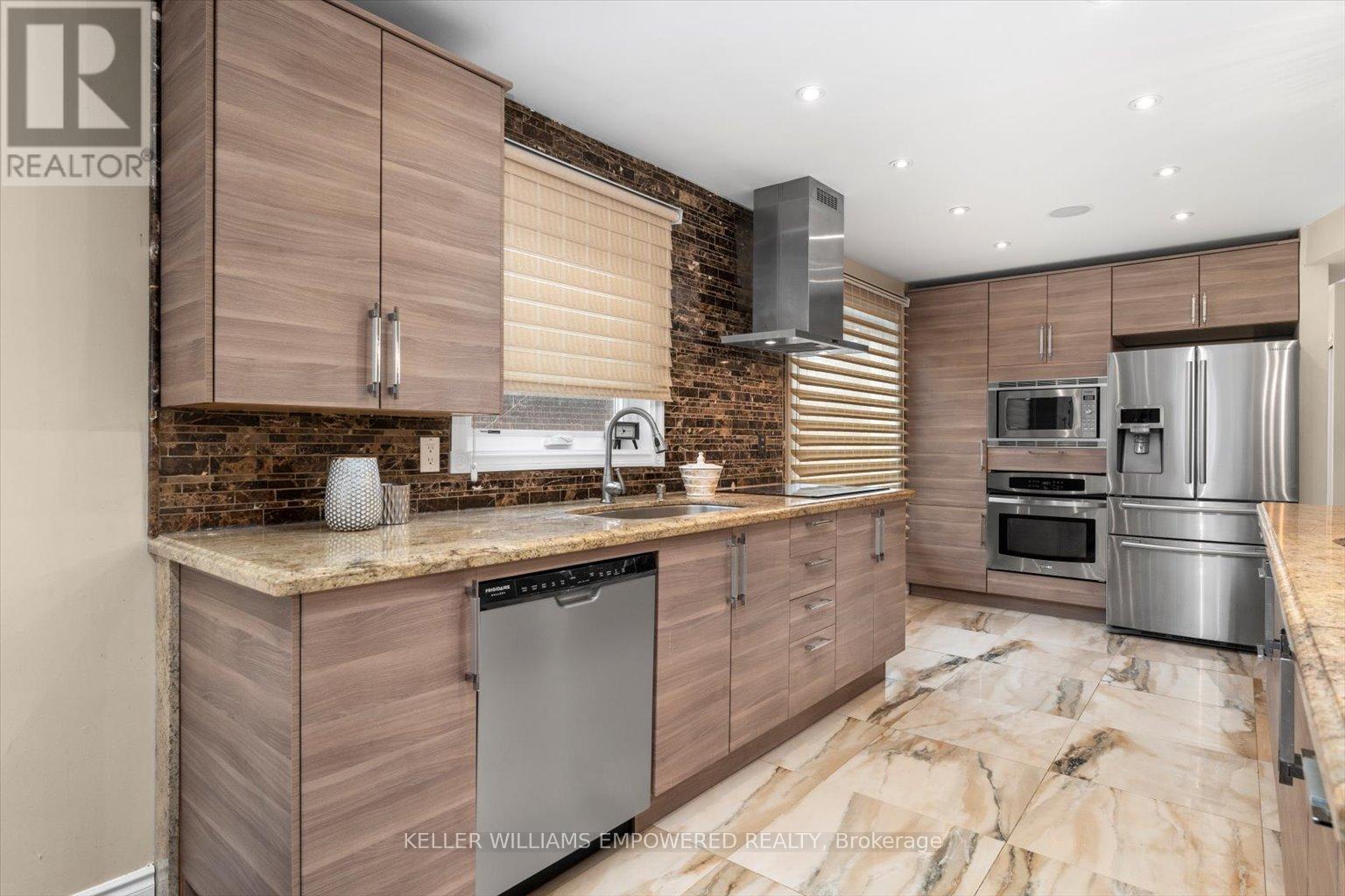 Main & Upper - 197 Stephen Street, Richmond Hill, Ontario  L4C 5N9 - Photo 13 - N12187075