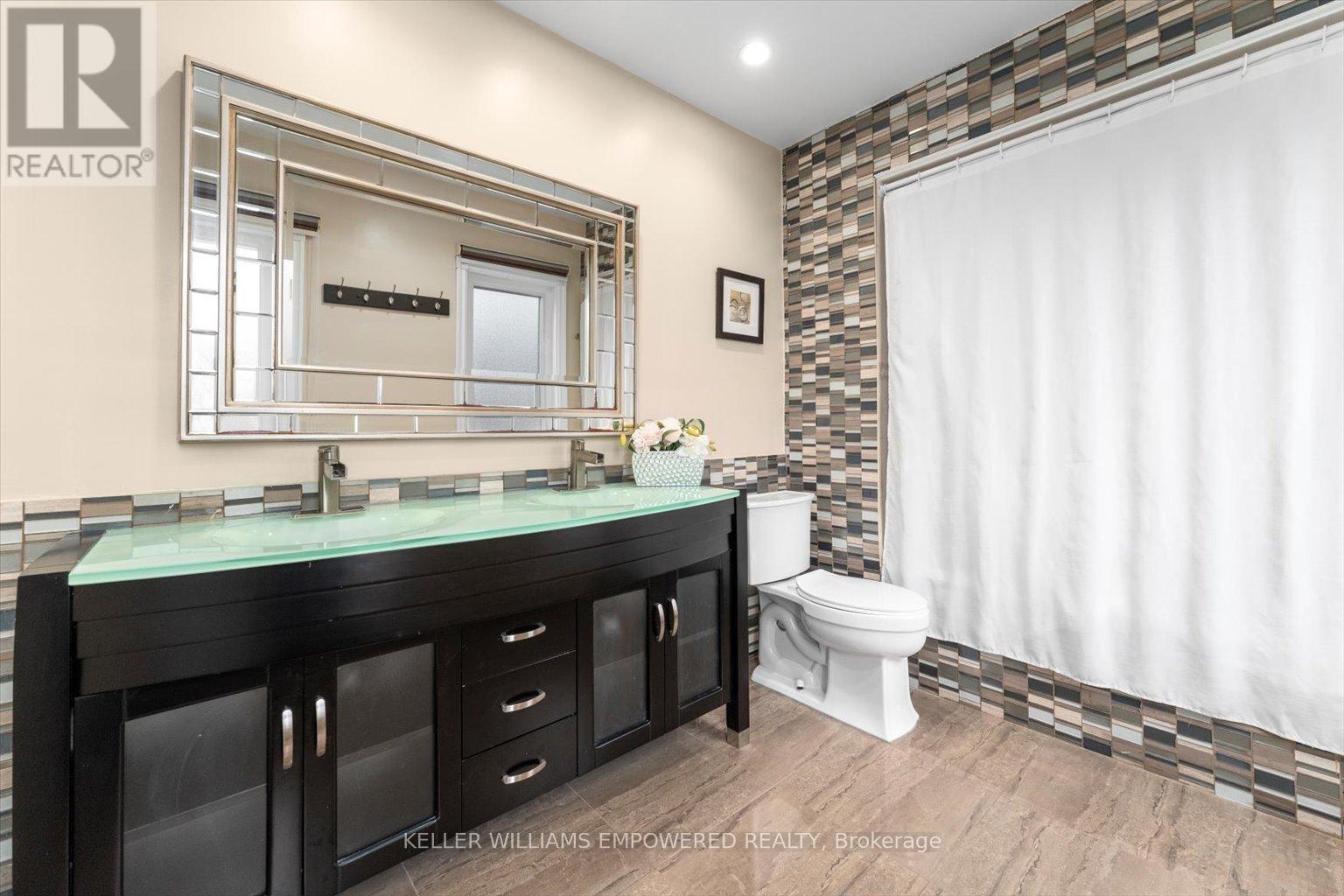 Main & Upper - 197 Stephen Street, Richmond Hill, Ontario  L4C 5N9 - Photo 30 - N12187075