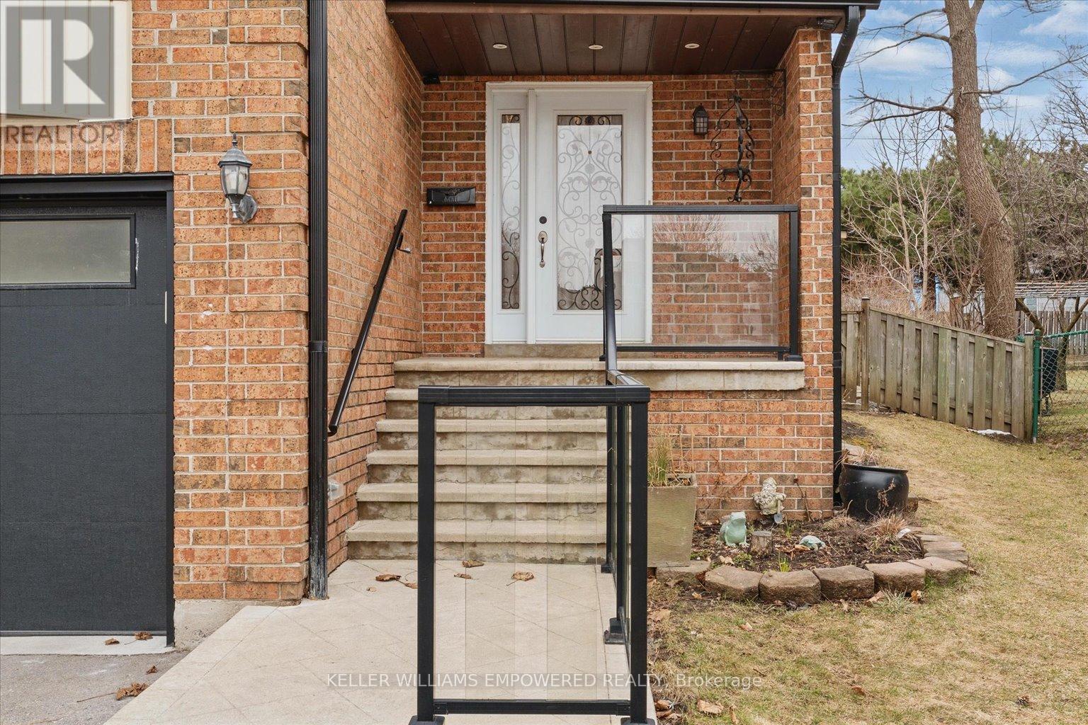 Main & Upper - 197 Stephen Street, Richmond Hill, Ontario  L4C 5N9 - Photo 4 - N12187075