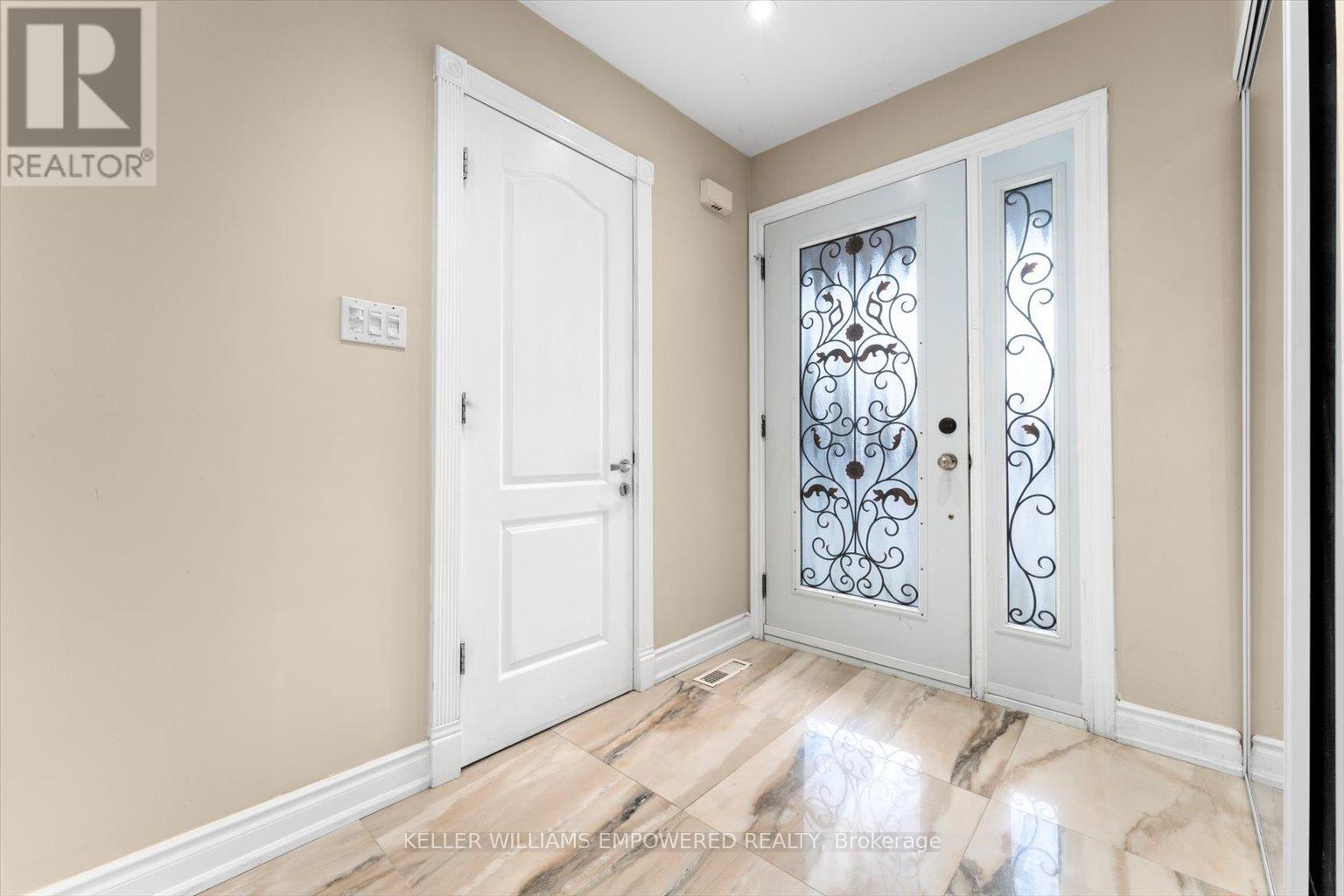 Main & Upper - 197 Stephen Street, Richmond Hill, Ontario  L4C 5N9 - Photo 5 - N12187075