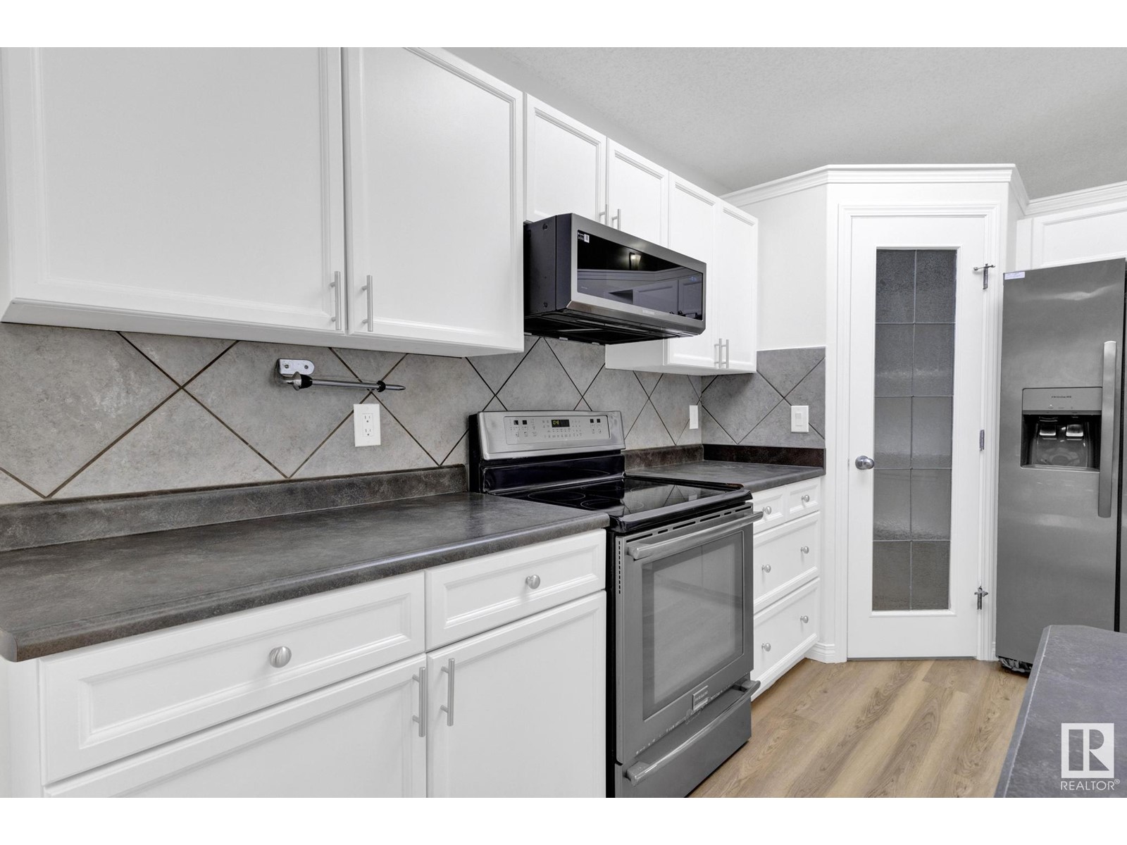 350 Macewan Rd Sw, Edmonton, Alberta  T6W 1V5 - Photo 10 - E4439740