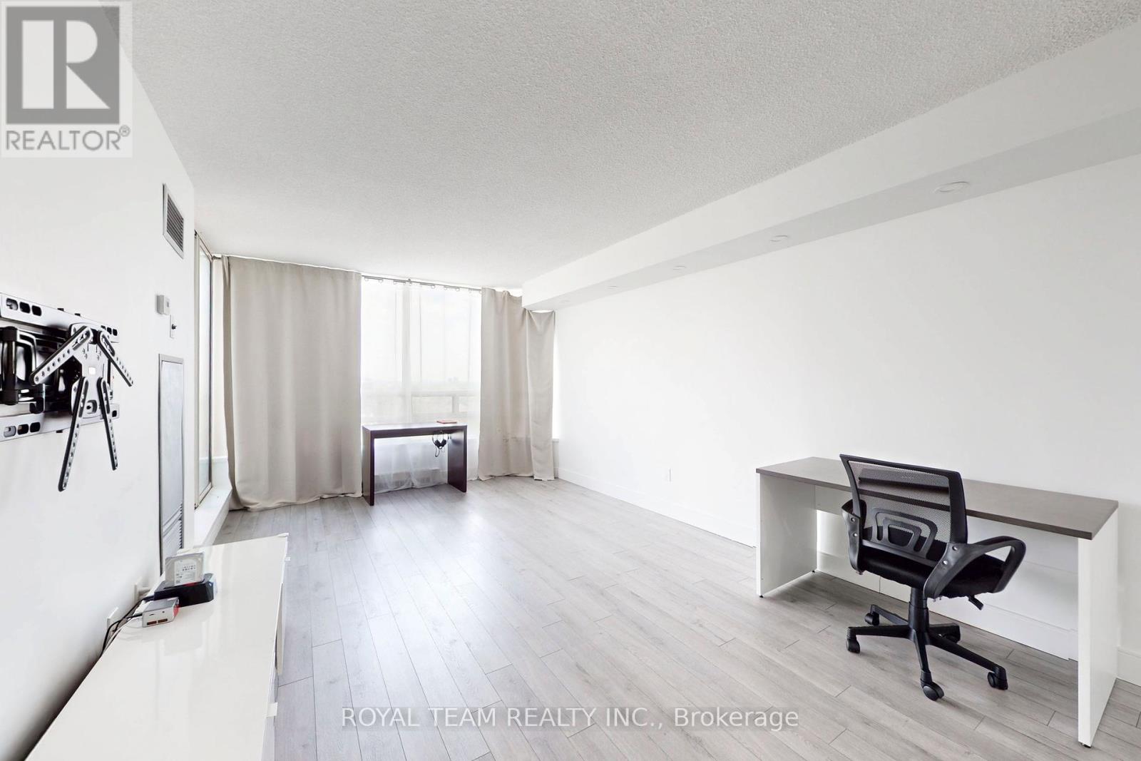 1403 - 75 King Street E, Mississauga, Ontario  L5A 4G5 - Photo 11 - W12187088