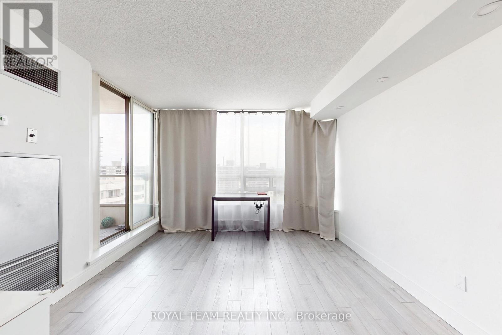 1403 - 75 King Street E, Mississauga, Ontario  L5A 4G5 - Photo 12 - W12187088