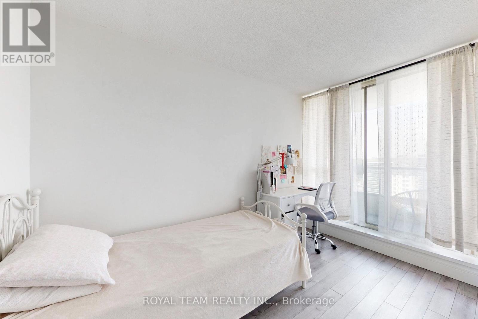 1403 - 75 King Street E, Mississauga, Ontario  L5A 4G5 - Photo 16 - W12187088