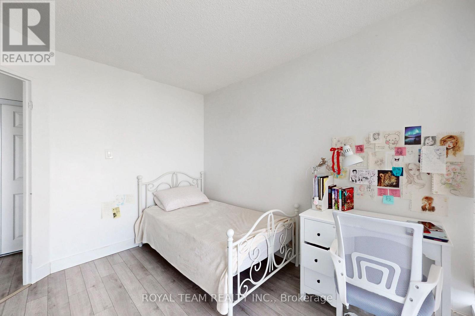 1403 - 75 King Street E, Mississauga, Ontario  L5A 4G5 - Photo 17 - W12187088