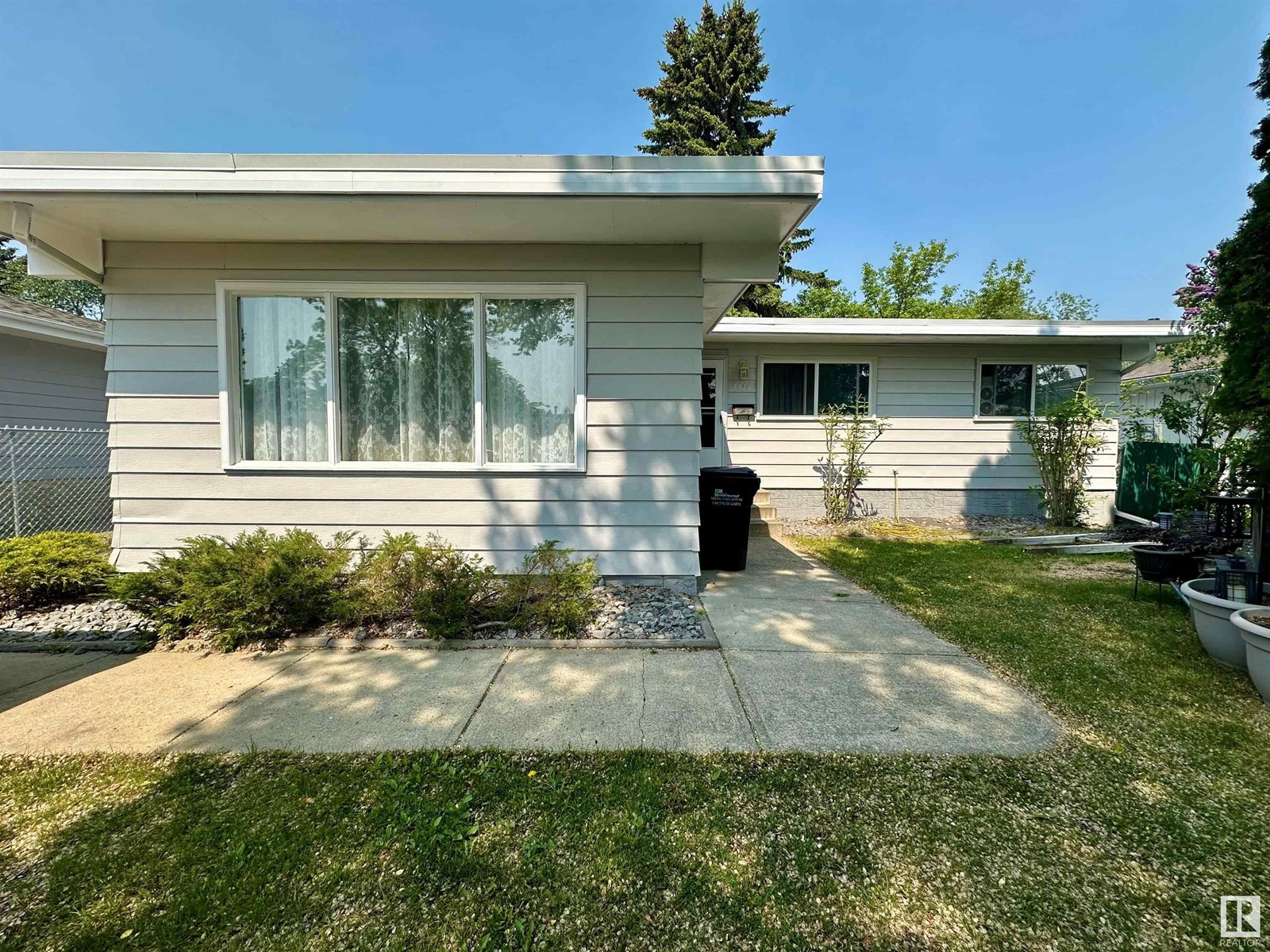Property at 1114 MOYER DR image 1