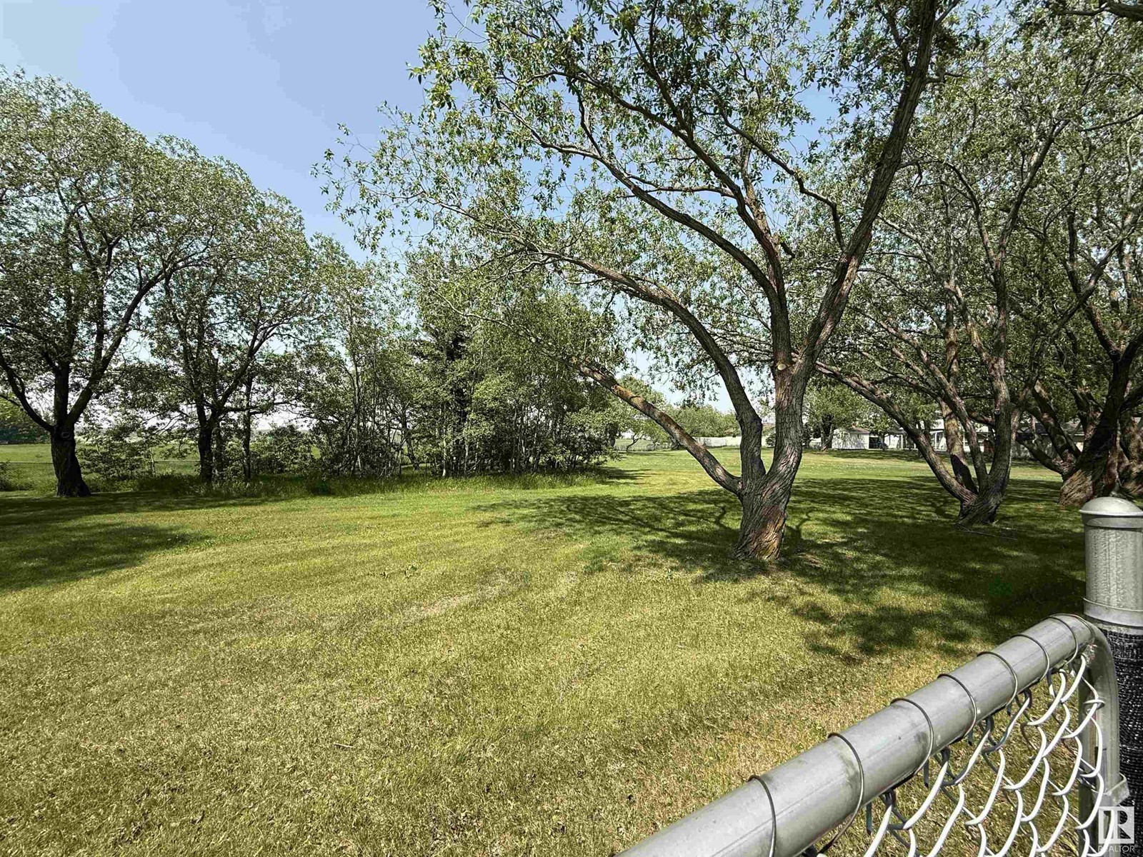 Property at 1114 MOYER DR image 2