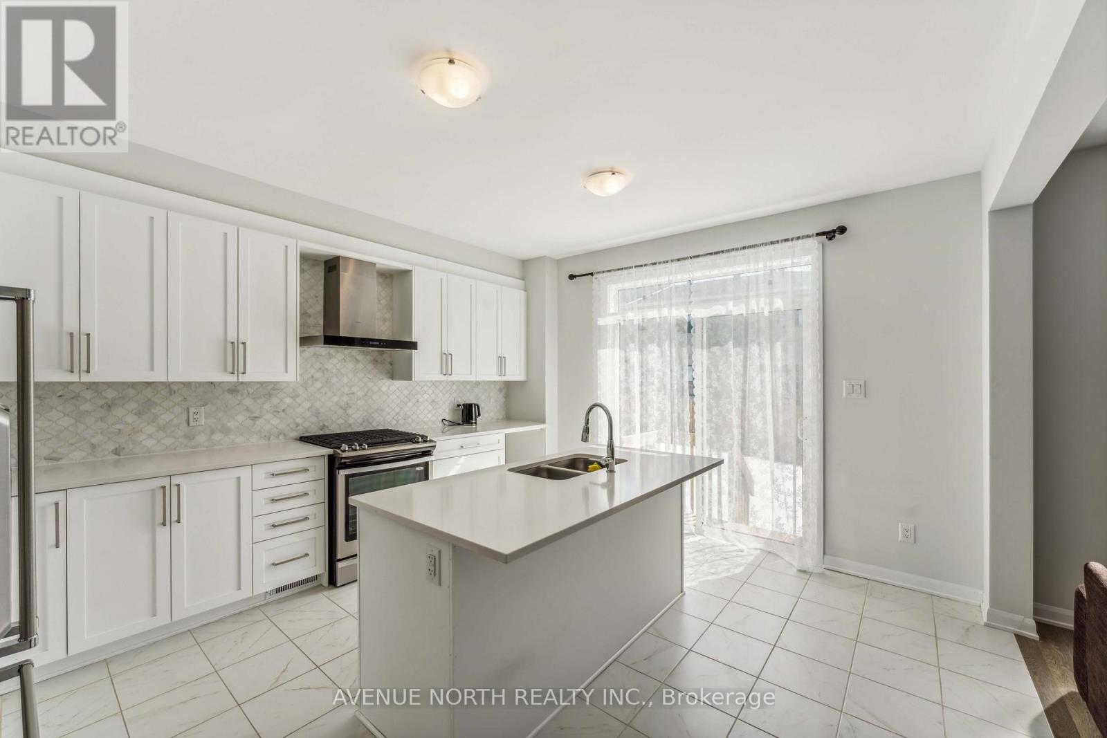 841 Cappamore Drive, Ottawa, Ontario  K2J 7C3 - Photo 11 - X12118545