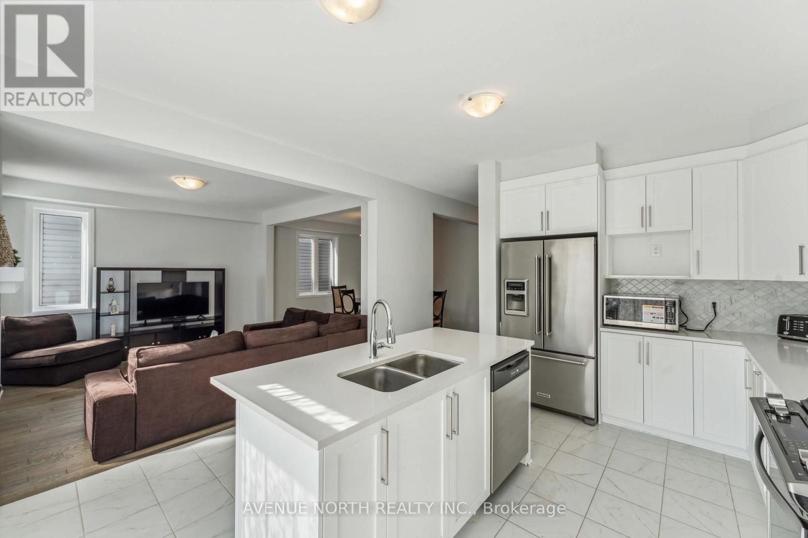 841 Cappamore Drive, Ottawa, Ontario  K2J 7C3 - Photo 10 - X12118545