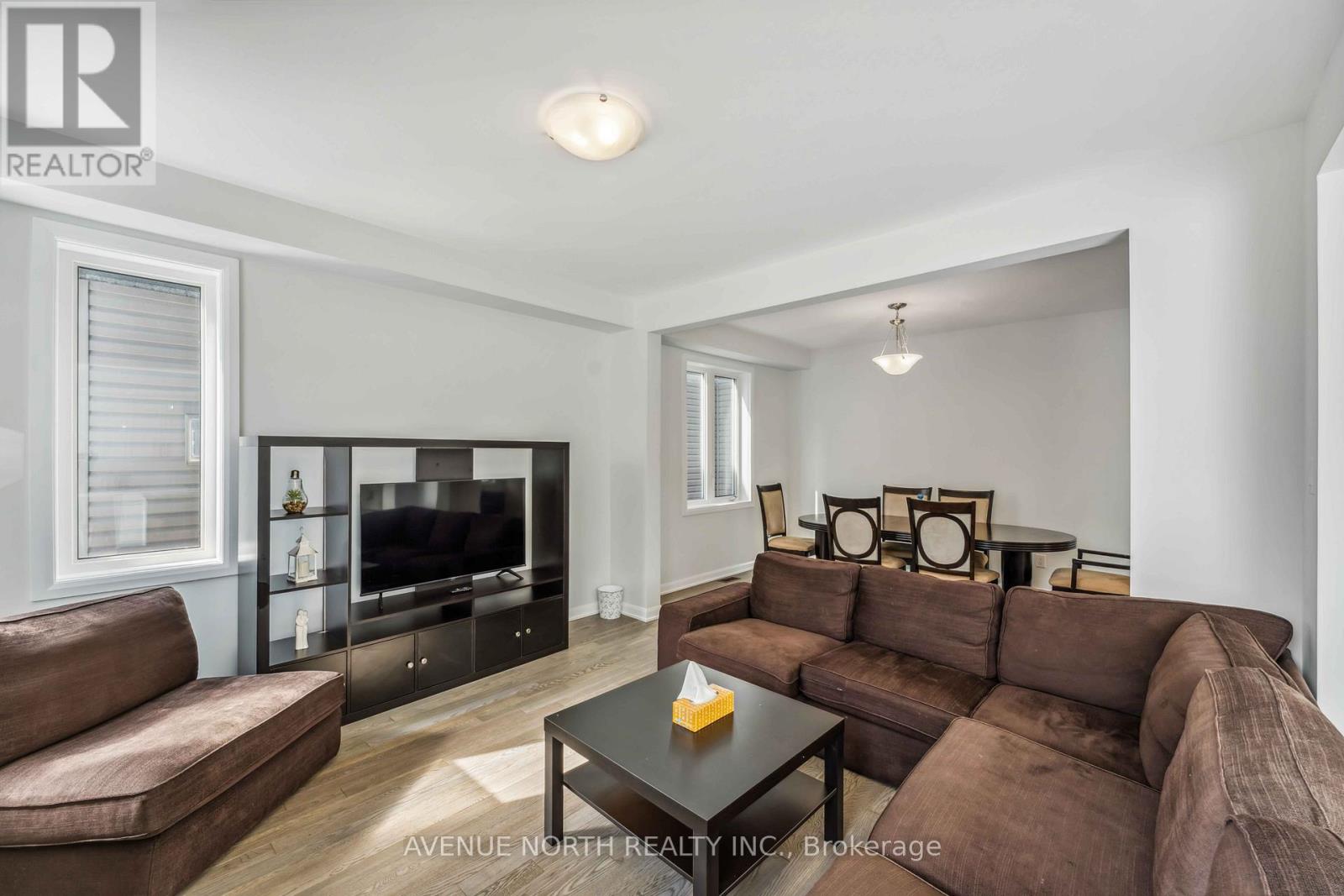 841 Cappamore Drive, Ottawa, Ontario  K2J 7C3 - Photo 9 - X12118545
