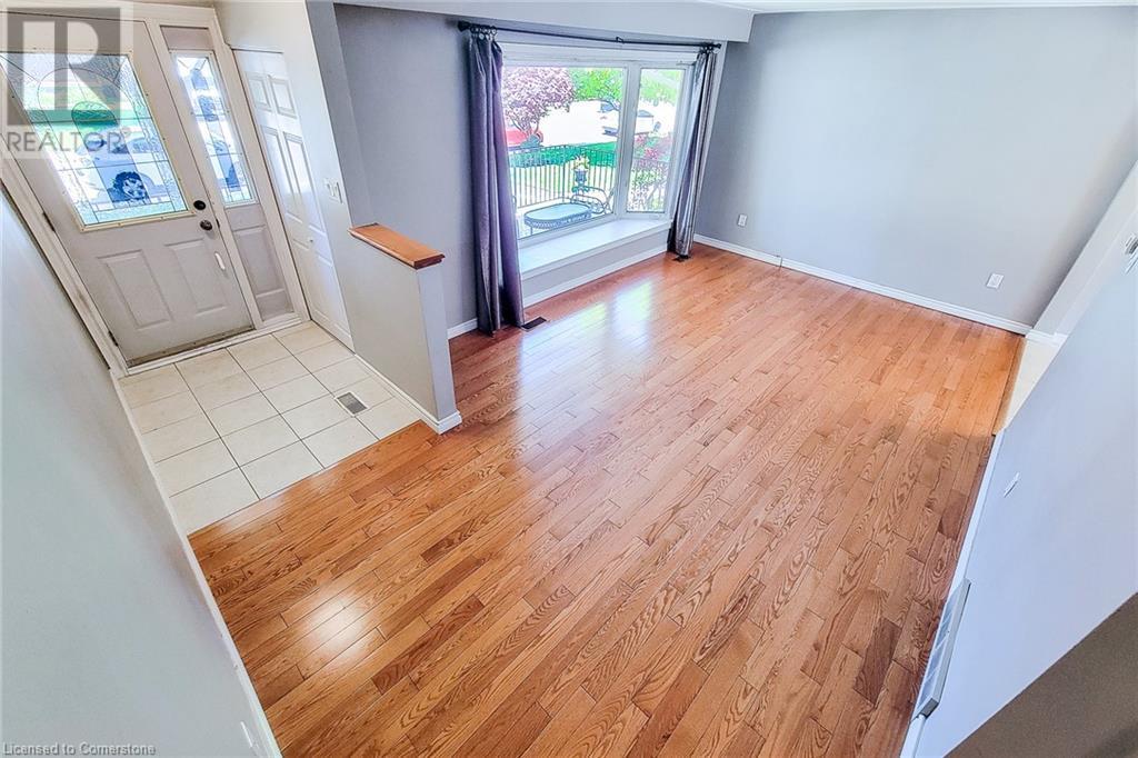 35 Cloke Court, Hamilton, Ontario  L8T 1N4 - Photo 7 - 40733834