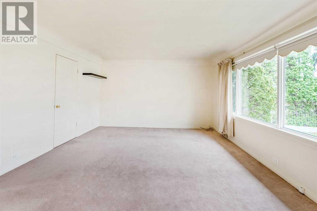 Property at 733 4 Street S image 4