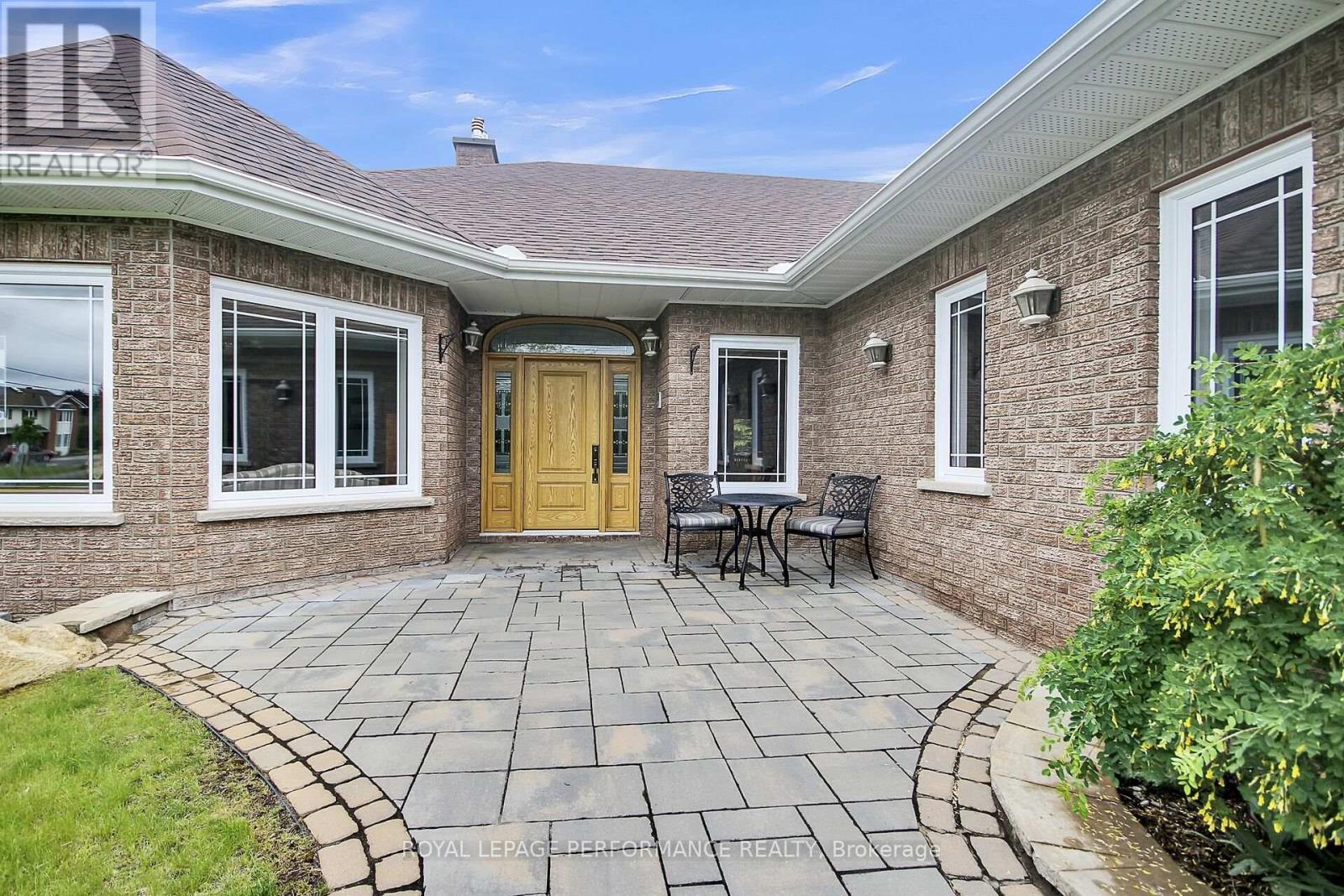 Property at 1292 BEN ROYAL AVENUE image 2