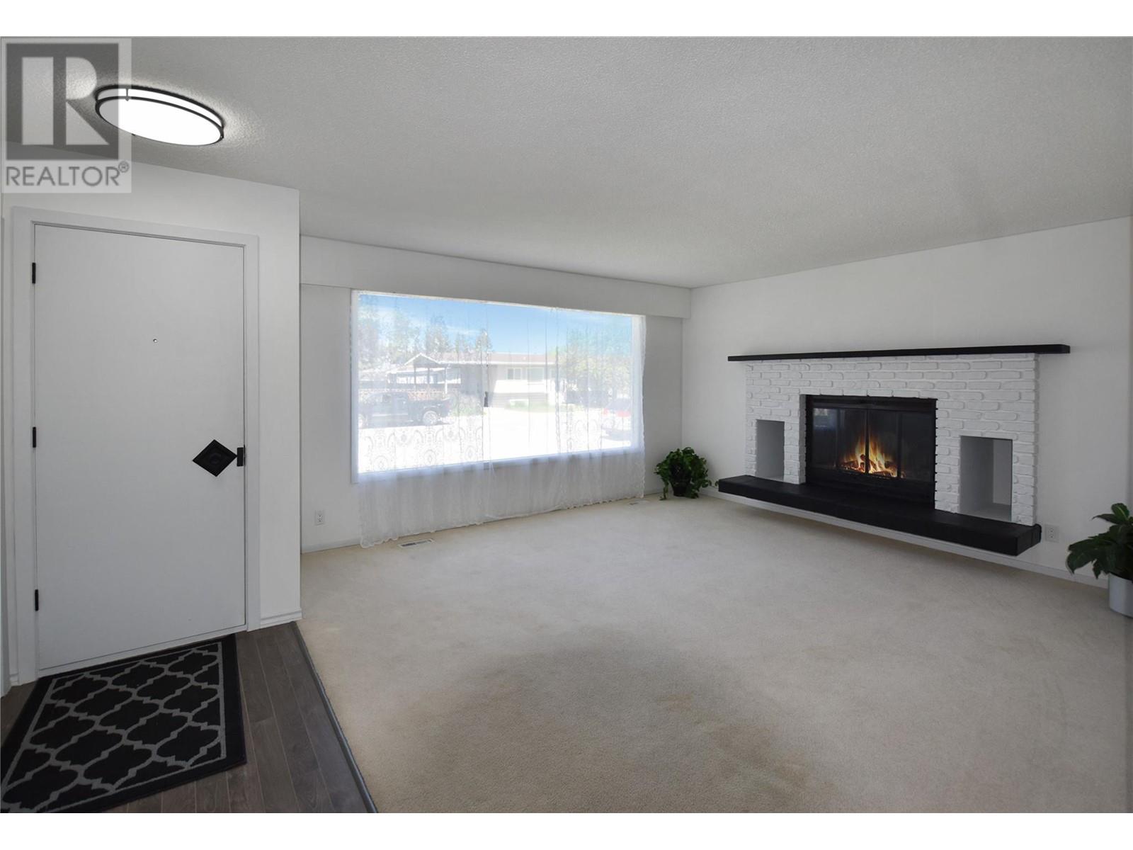 319 11th St S Street, Cranbrook, BC V1C1V1