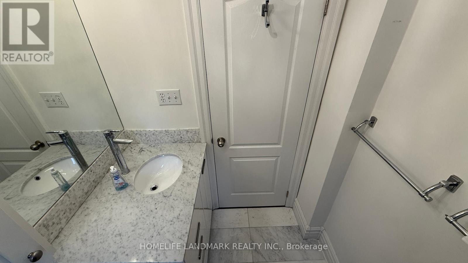 Second Floor - 666 Mount Pleasant Road, Toronto, Ontario  M4S 2N3 - Photo 18 - C12187095