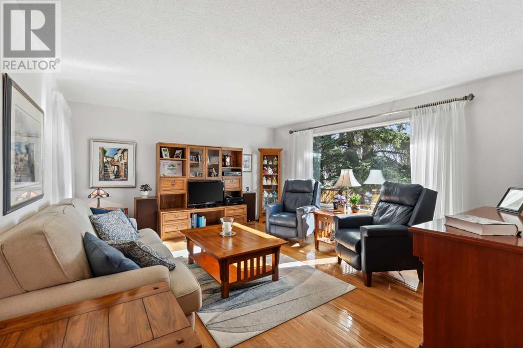 444 Cantrell Drive Sw, Calgary, Alberta  T2L 1S7 - Photo 3 - A2214539