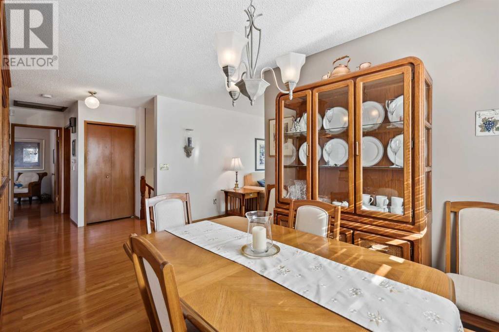 444 Cantrell Drive Sw, Calgary, Alberta  T2L 1S7 - Photo 8 - A2214539