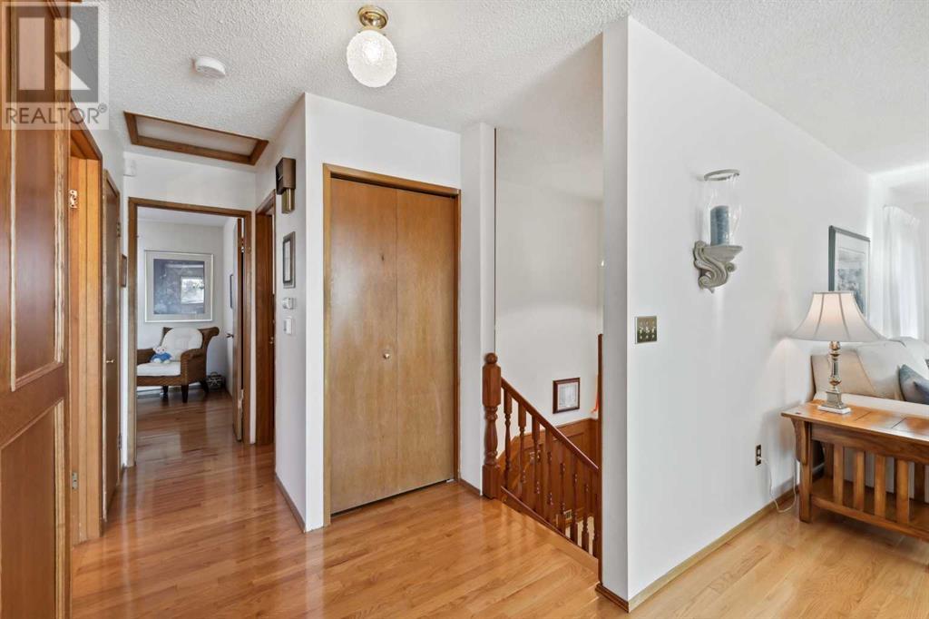 444 Cantrell Drive Sw, Calgary, Alberta  T2L 1S7 - Photo 9 - A2214539