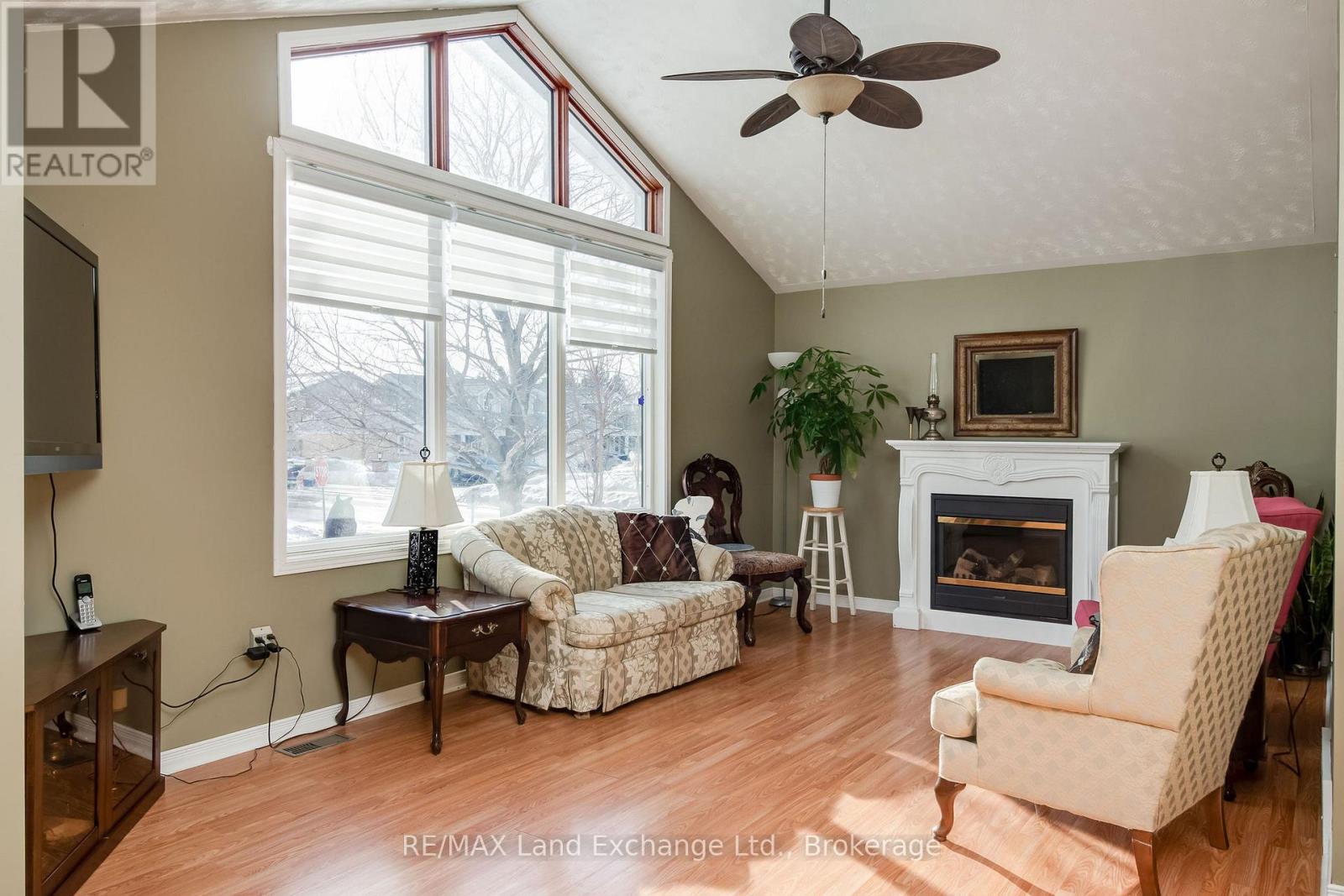 763 Bradford Street, Saugeen Shores, Ontario  N0H 2C0 - Photo 5 - X12187117