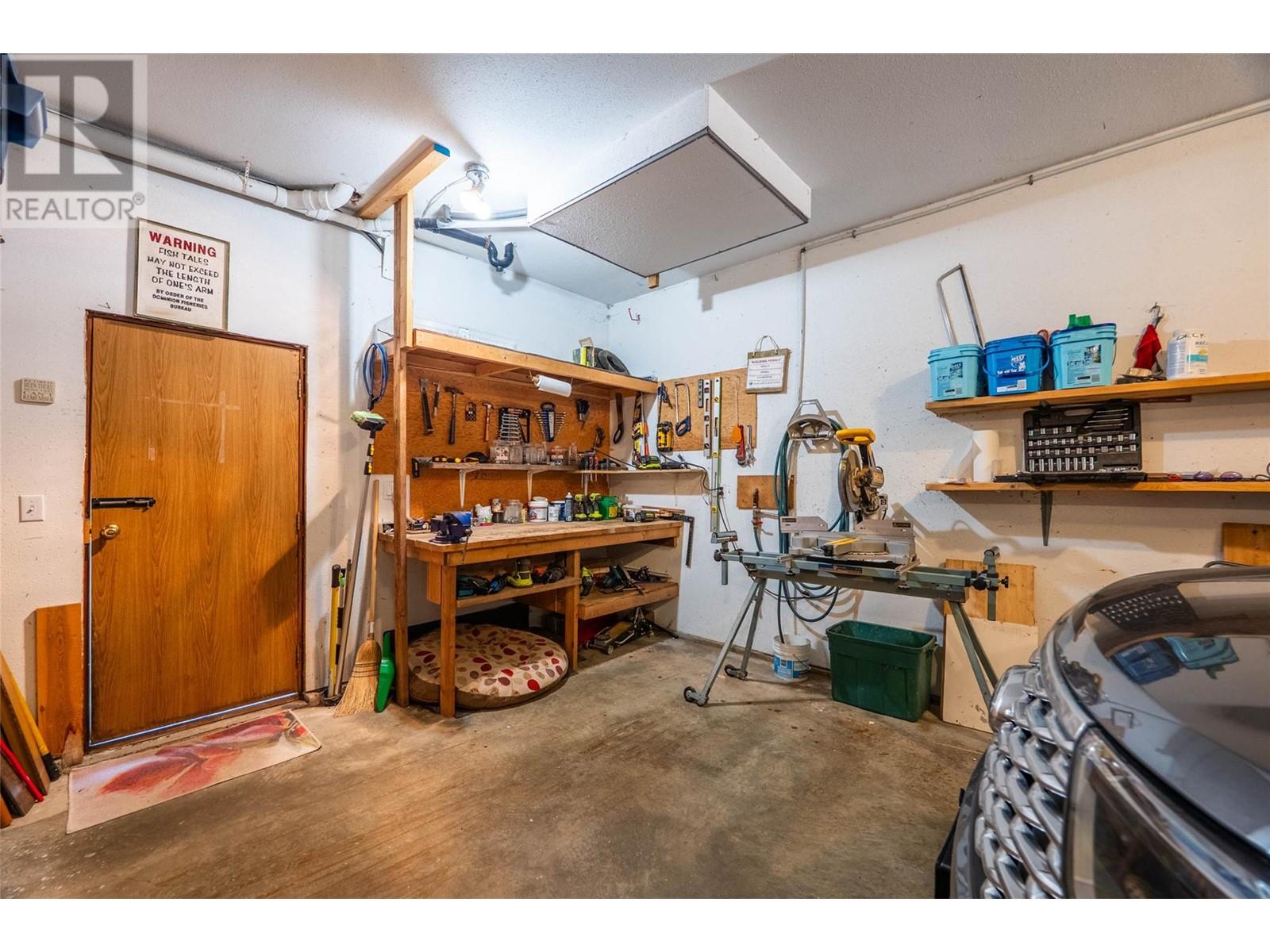 6158 REDFISH Road, Nelson, BC V1L6M9
