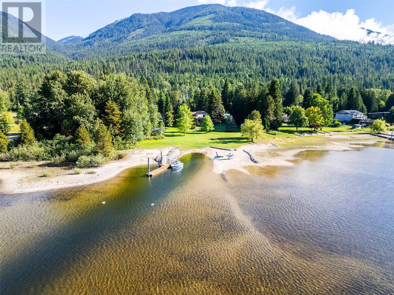 6158 REDFISH Road, Nelson, BC V1L6M9