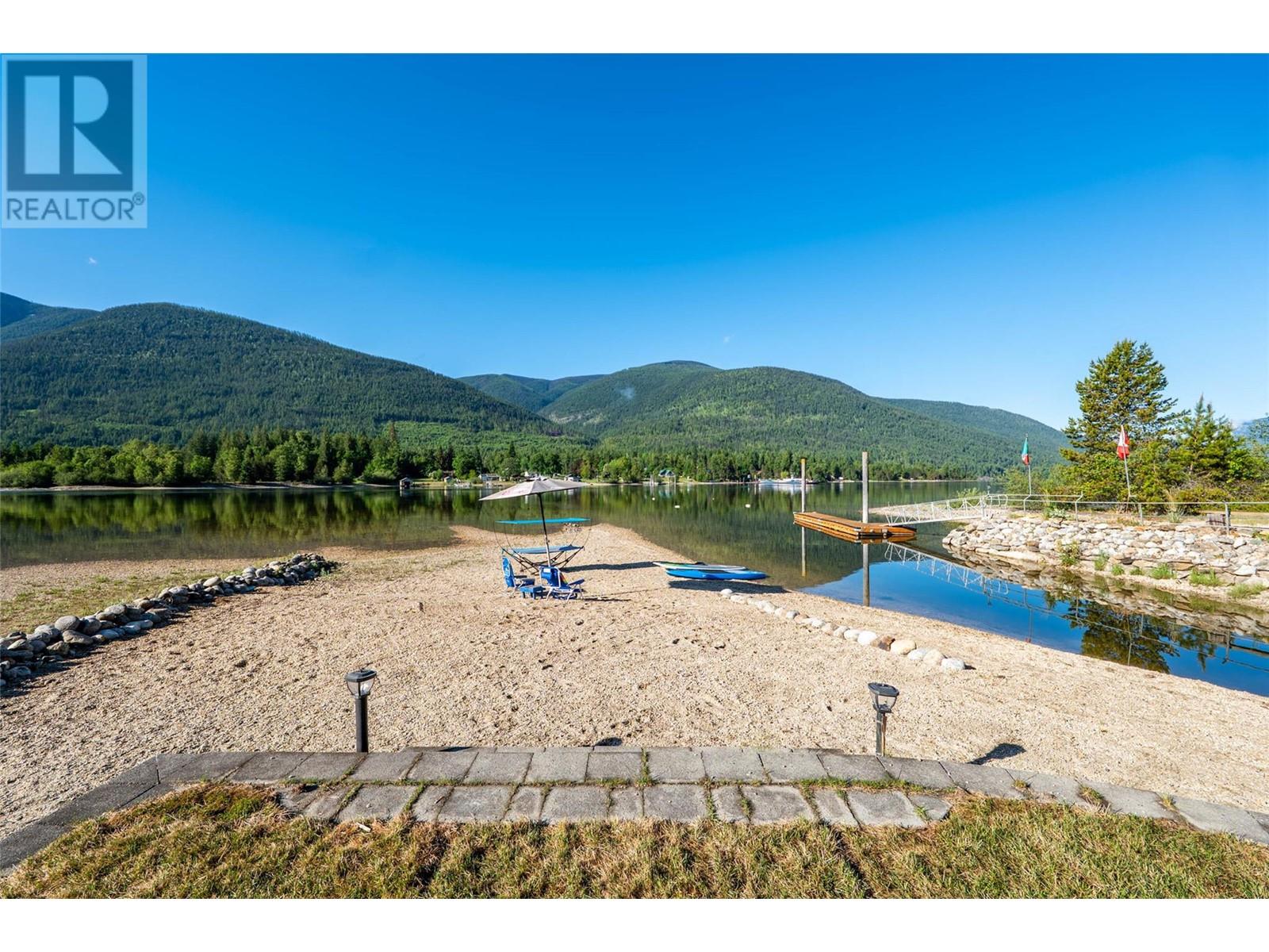6158 REDFISH Road, Nelson, BC V1L6M9