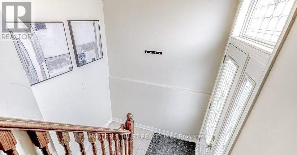 25 Navaho Drive, Toronto, Ontario  M2H 2X2 - Photo 2 - C12187109