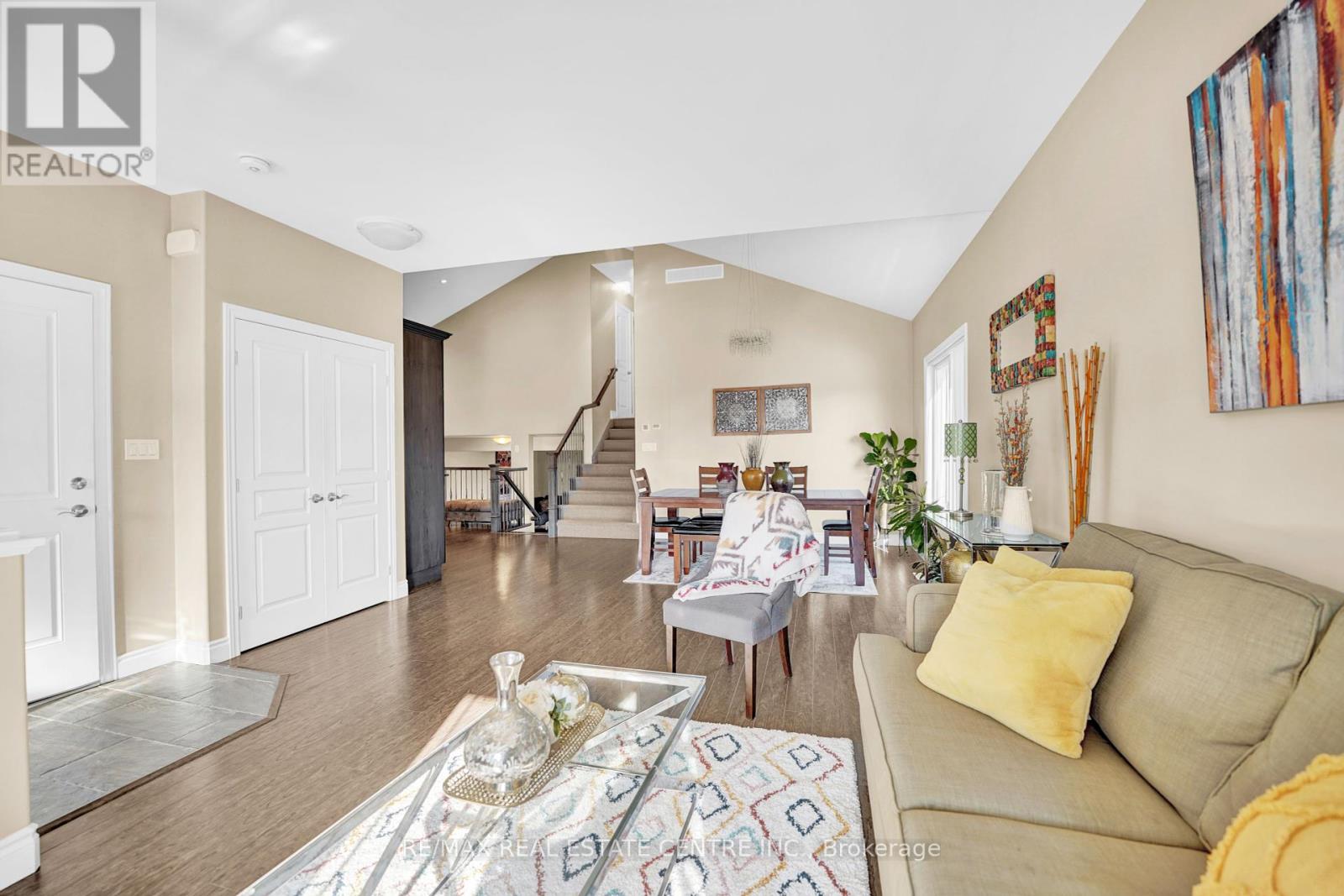 28 Stonecrest Boulevard, Quinte West, Ontario  K8R 0A4 - Photo 13 - X12187110
