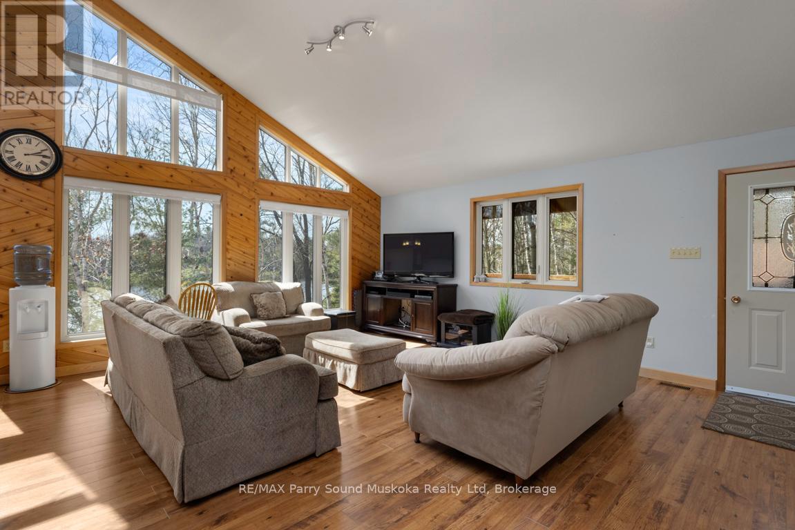 38 Shebeshekong Estates Road S, Carling, Ontario P0G 1G0 - Photo 11 - X12105250