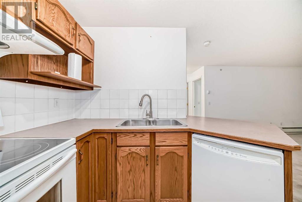 435, 165 Manora Place Ne, Calgary, Alberta  T2A 7X5 - Photo 10 - A2226595