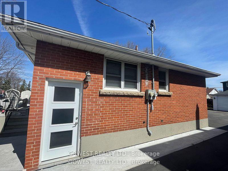 Lower Level - 135 West 27 Street, Hamilton, Ontario  L9T 5A2 - Photo 3 - X12187135