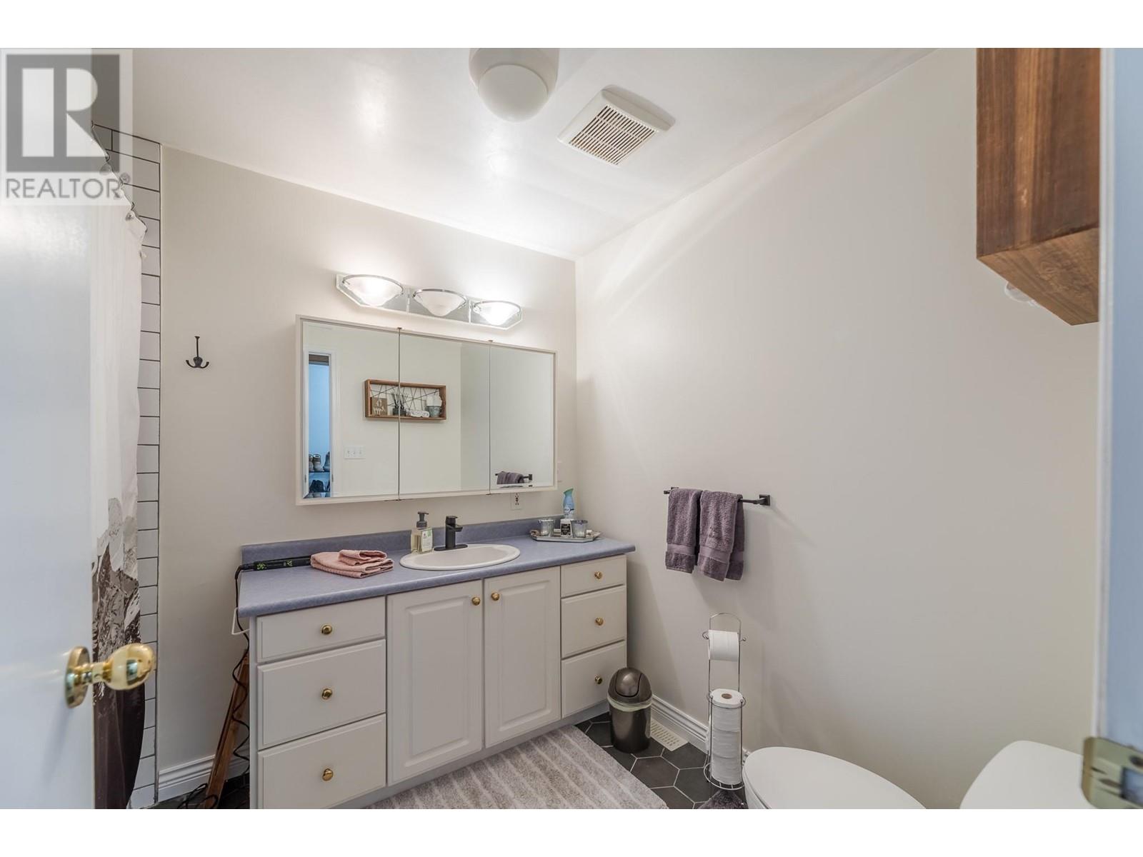 6471 Vernon Avenue, Peachland, British Columbia  V0H 1X8 - Photo 44 - 10342209