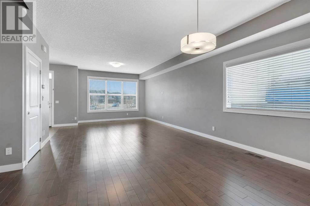 Property at 240 Savanna Road NE image 4