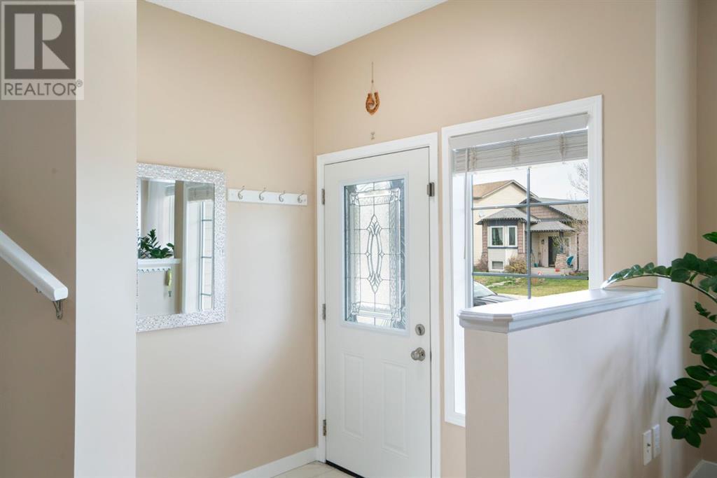 43 Eversyde Circle Sw, Calgary, Alberta  T2Y 4T3 - Photo 2 - A2219239