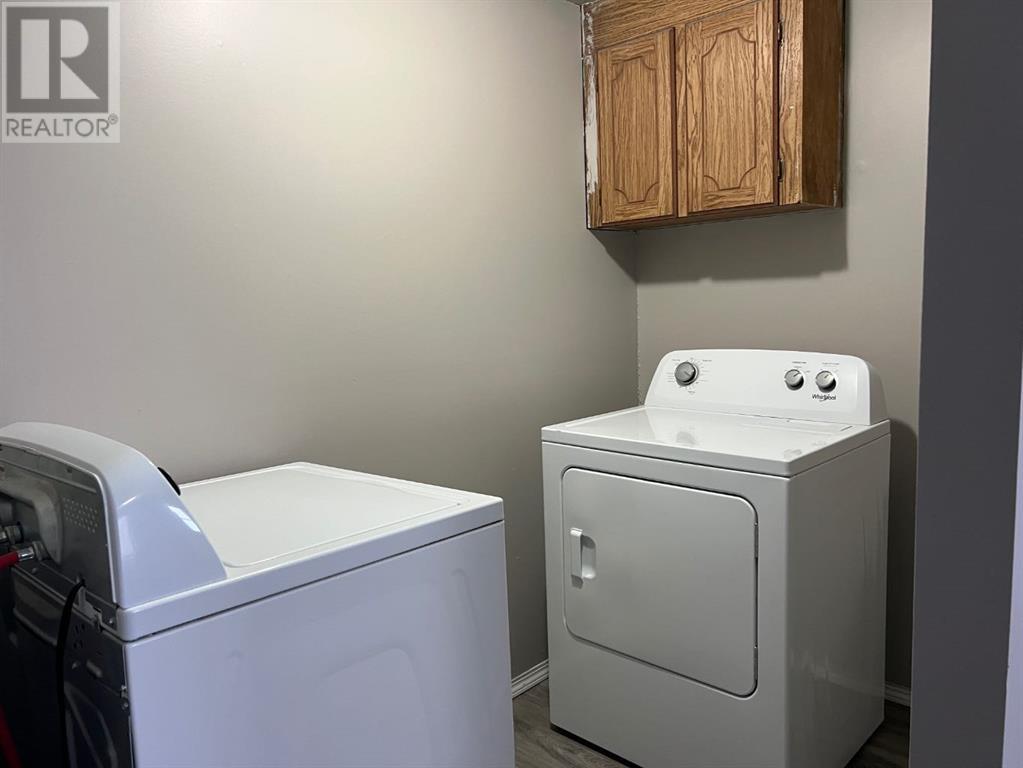 74 Greenwood Villa, Drumheller, Alberta  T0J 0Y1 - Photo 3 - A2208542