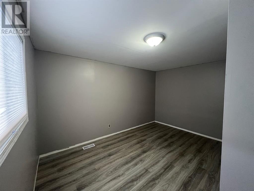 74 Greenwood Villa, Drumheller, Alberta  T0J 0Y1 - Photo 6 - A2208542