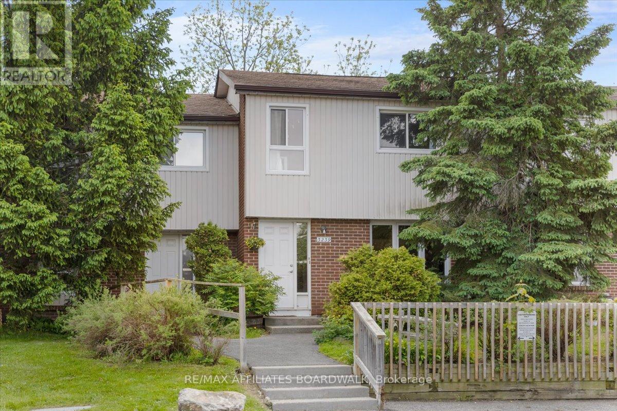 Property at 40 - 3239 BANNON WAY image 1