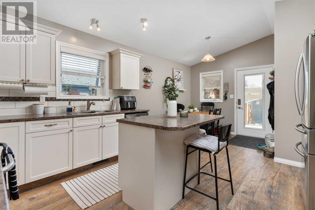 5325 55 Street, Camrose, Alberta  T4V 2B9 - Photo 7 - A2225445